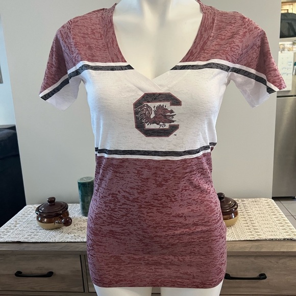 level wear Tops - Carolina Gamecocks vneck women’s tshirt